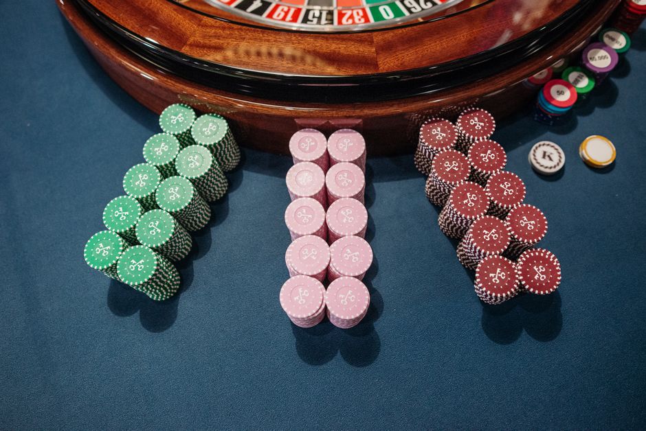 Why Smart Players Still Lose: The Hidden Math of iGaming